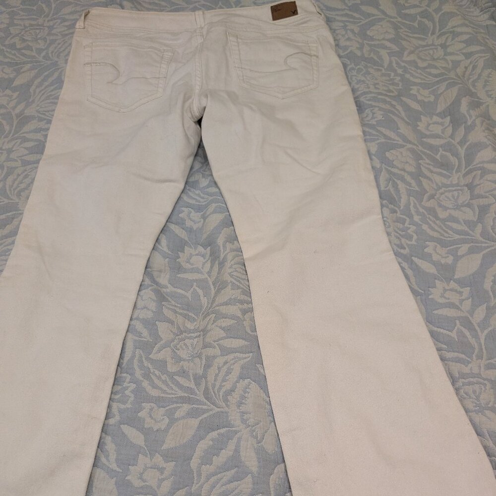 Women's Sz 6 American Eagle jeans.